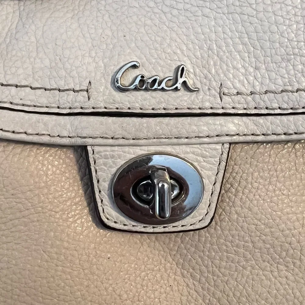 Coach Pebbled Leather‎ Shoulder Bag Purse